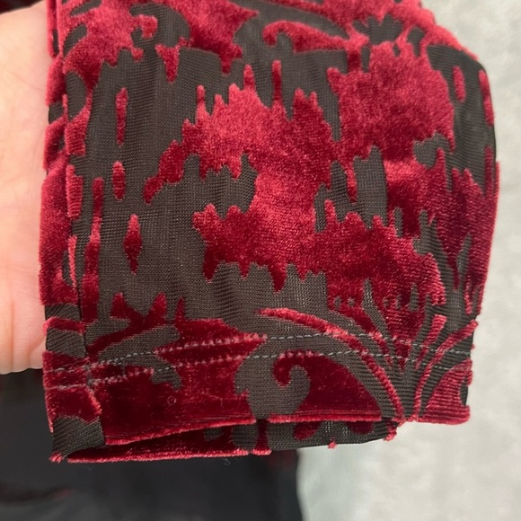 Vera Wang Burgundy Velvet Burnout Tunic Top Sz L Simply Vera Wimsigoth Whitchy - Picture 6 of 16